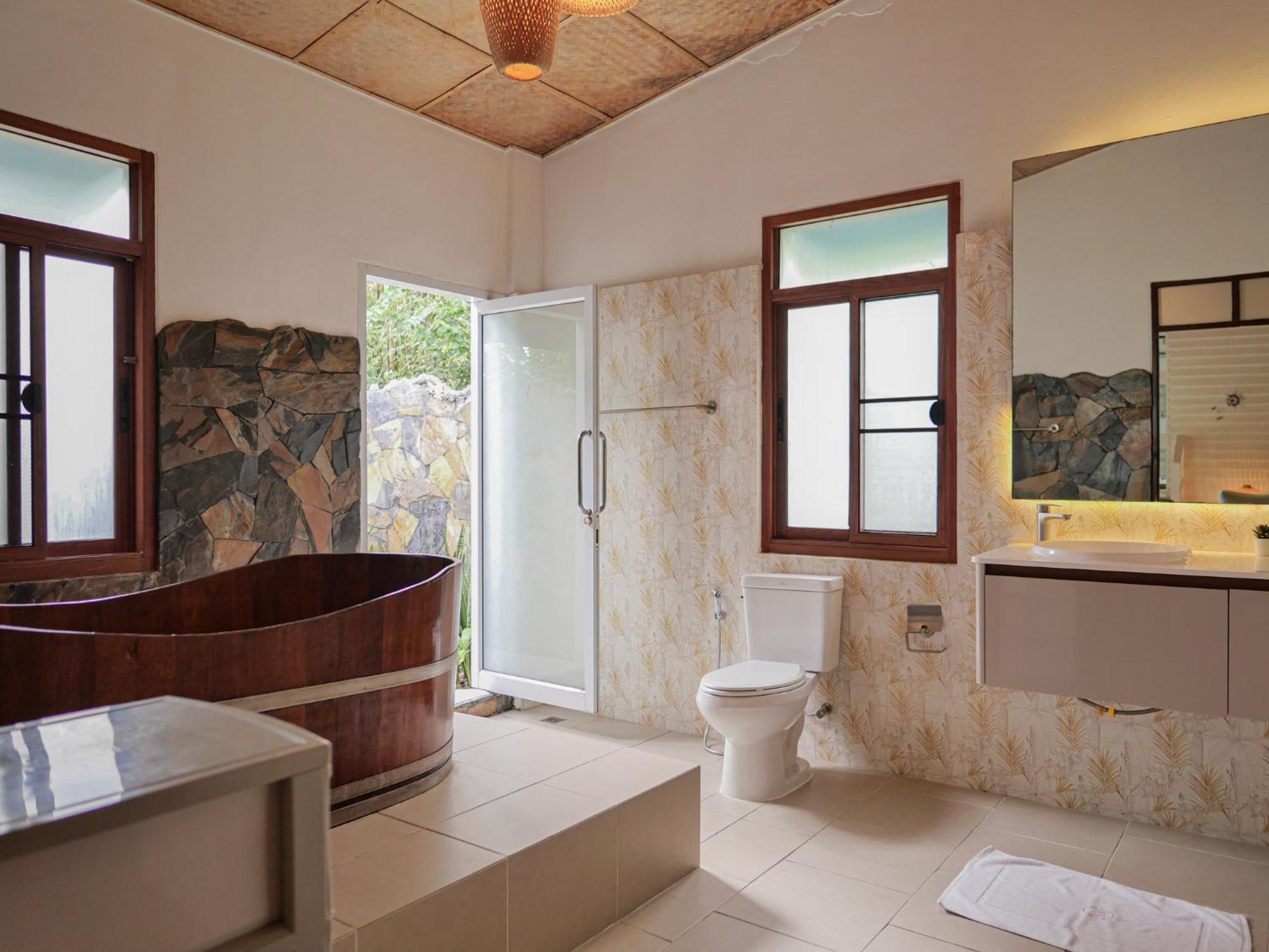 The Wooden Beach House 3Br - Sunset Beach Garden Taling Ngam  Exterior photo